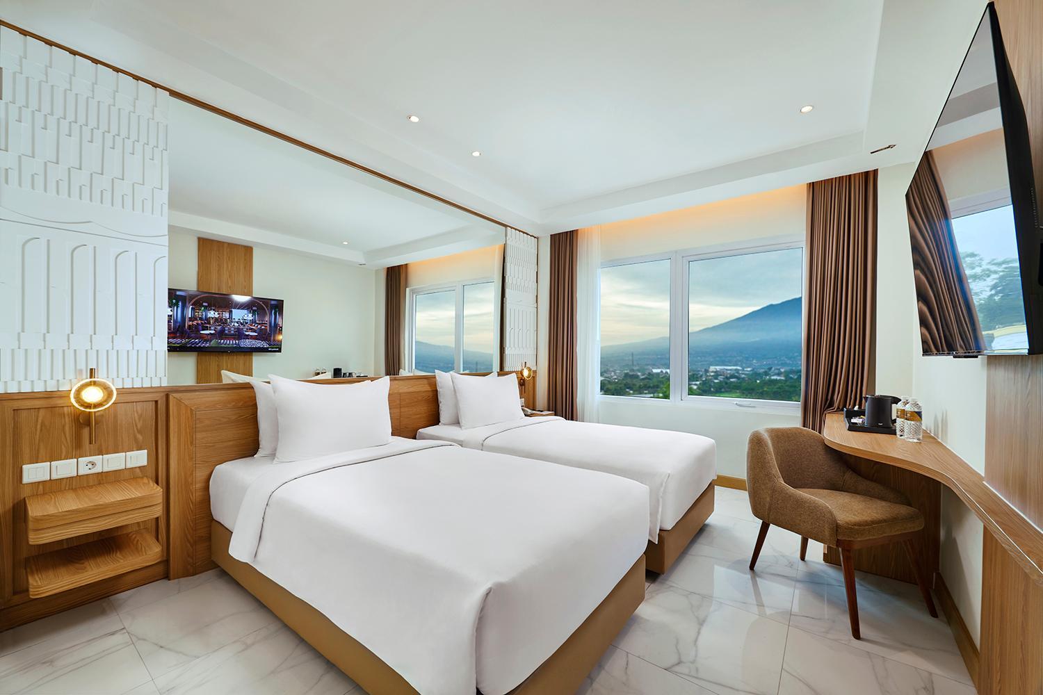 Golden Hill By Golden Tulip Hotel Tlekung Bagian luar foto